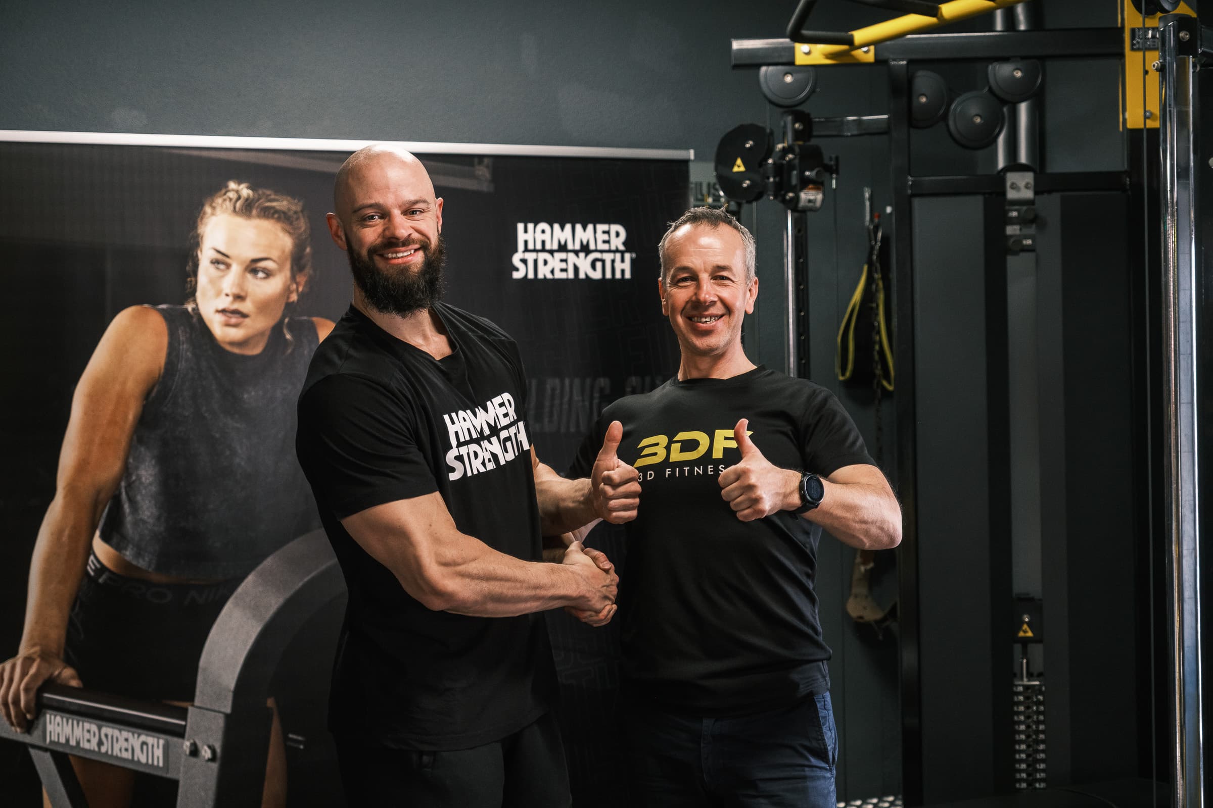 Tým 3D FITNESS ve fitness s vybavením Hammer Strength